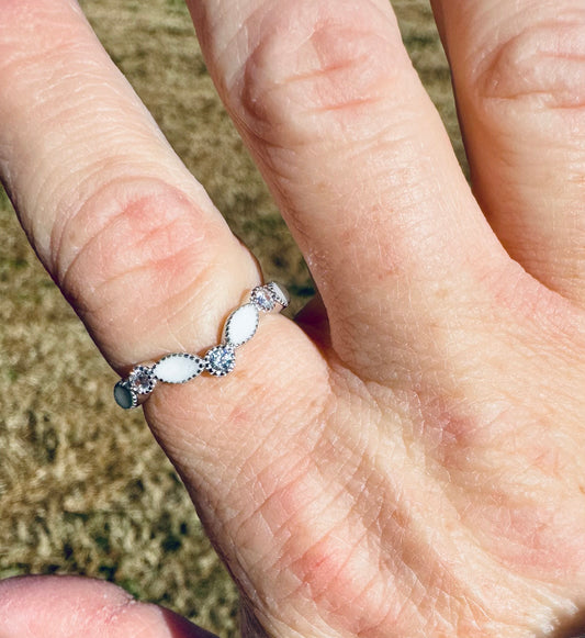 Curved Eternity Stacker